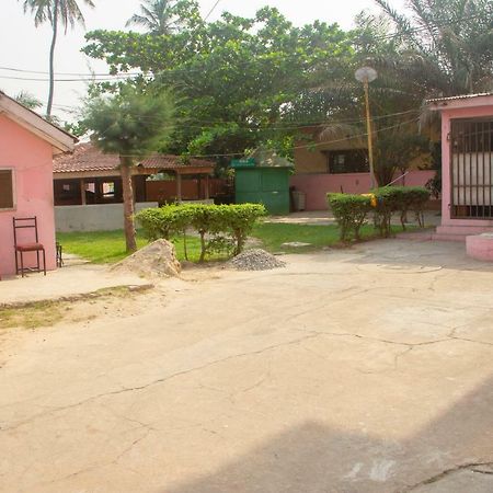 Pink Hostel Accra Extérieur photo