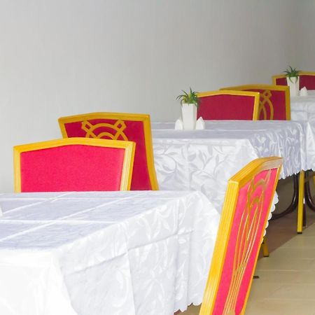 Pink Hostel Accra Extérieur photo