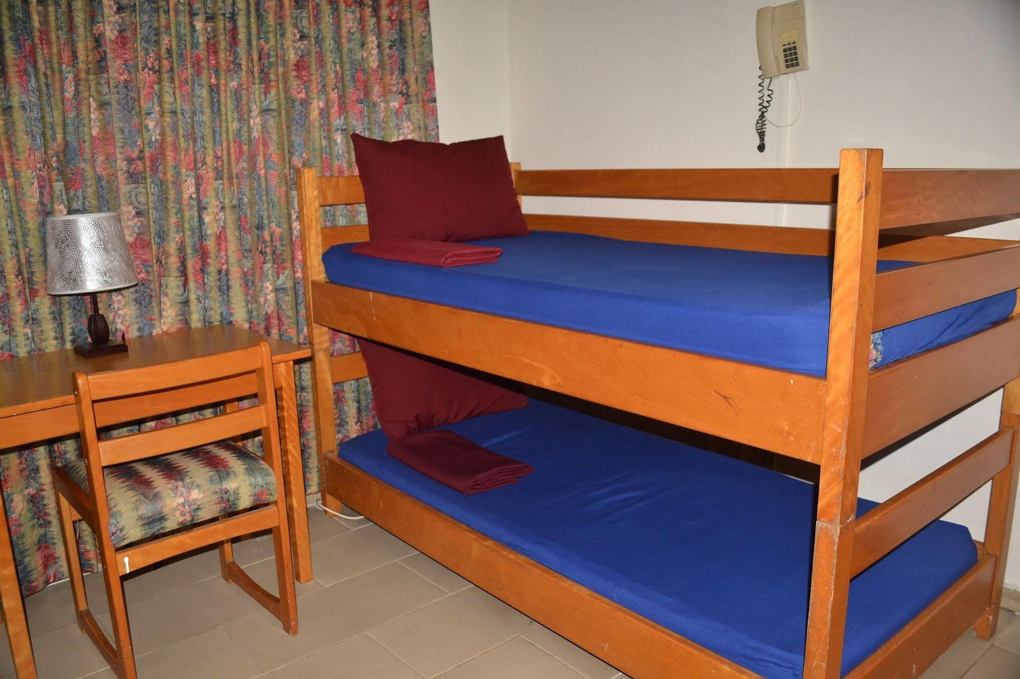 Pink Hostel Accra Extérieur photo