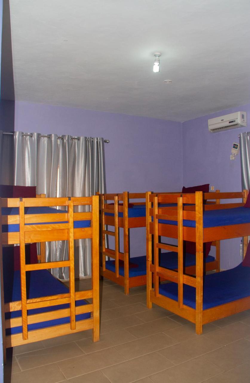 Pink Hostel Accra Extérieur photo