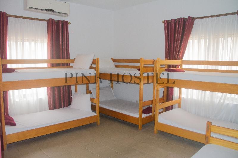 Pink Hostel Accra Extérieur photo