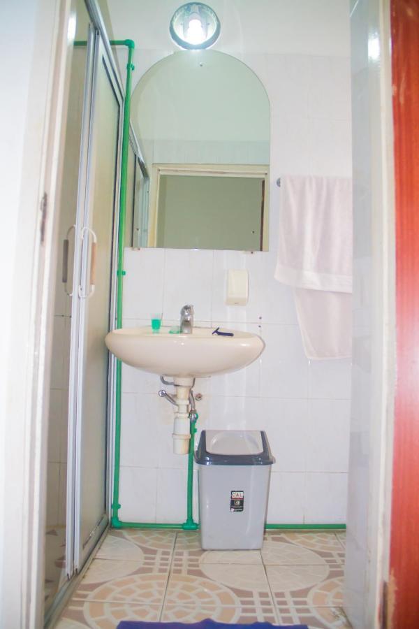 Pink Hostel Accra Extérieur photo