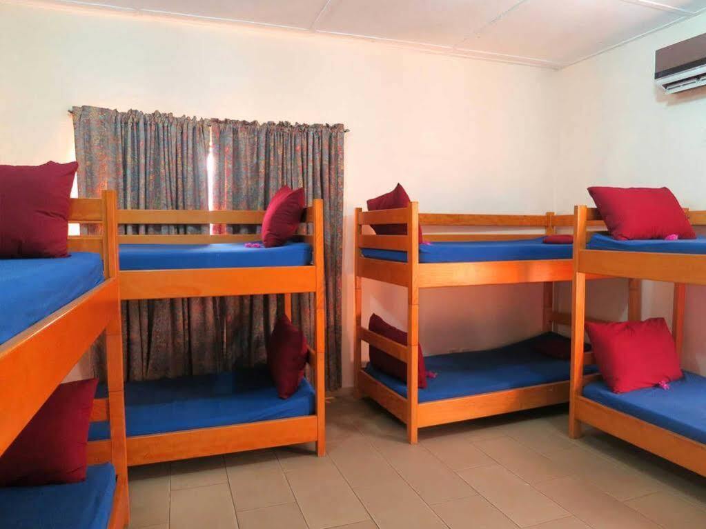 Pink Hostel Accra Extérieur photo